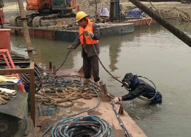 万宁潜水封堵打捞